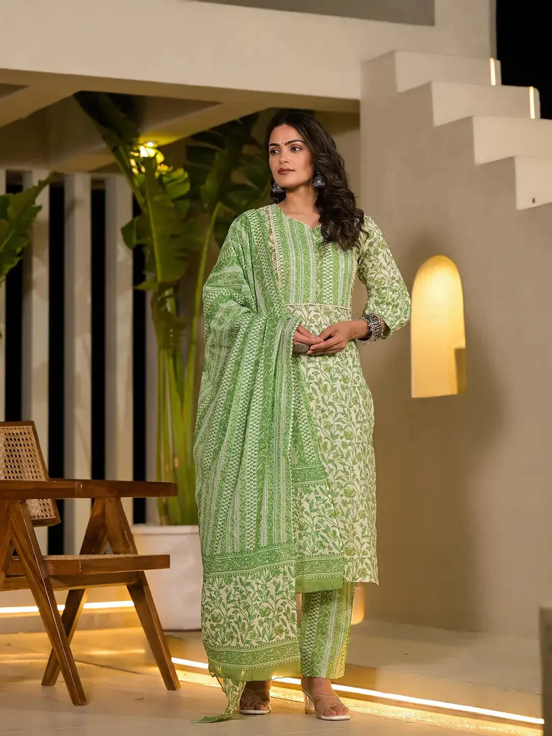 Green Leaf Print Piping On Yoke Straight Kurta With Trousers And Dupatta Set