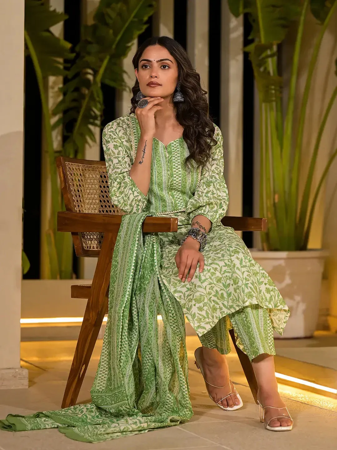 Green Leaf Print Piping On Yoke Straight Kurta With Trousers And Dupatta Set