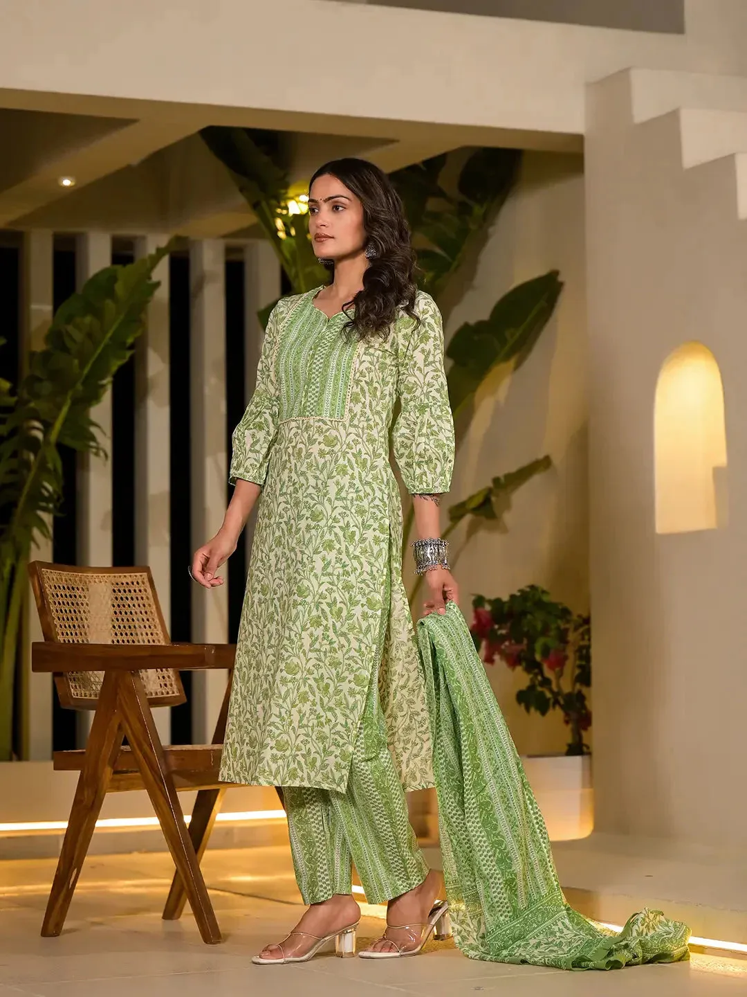 Green Leaf Print Piping On Yoke Straight Kurta With Trousers And Dupatta Set