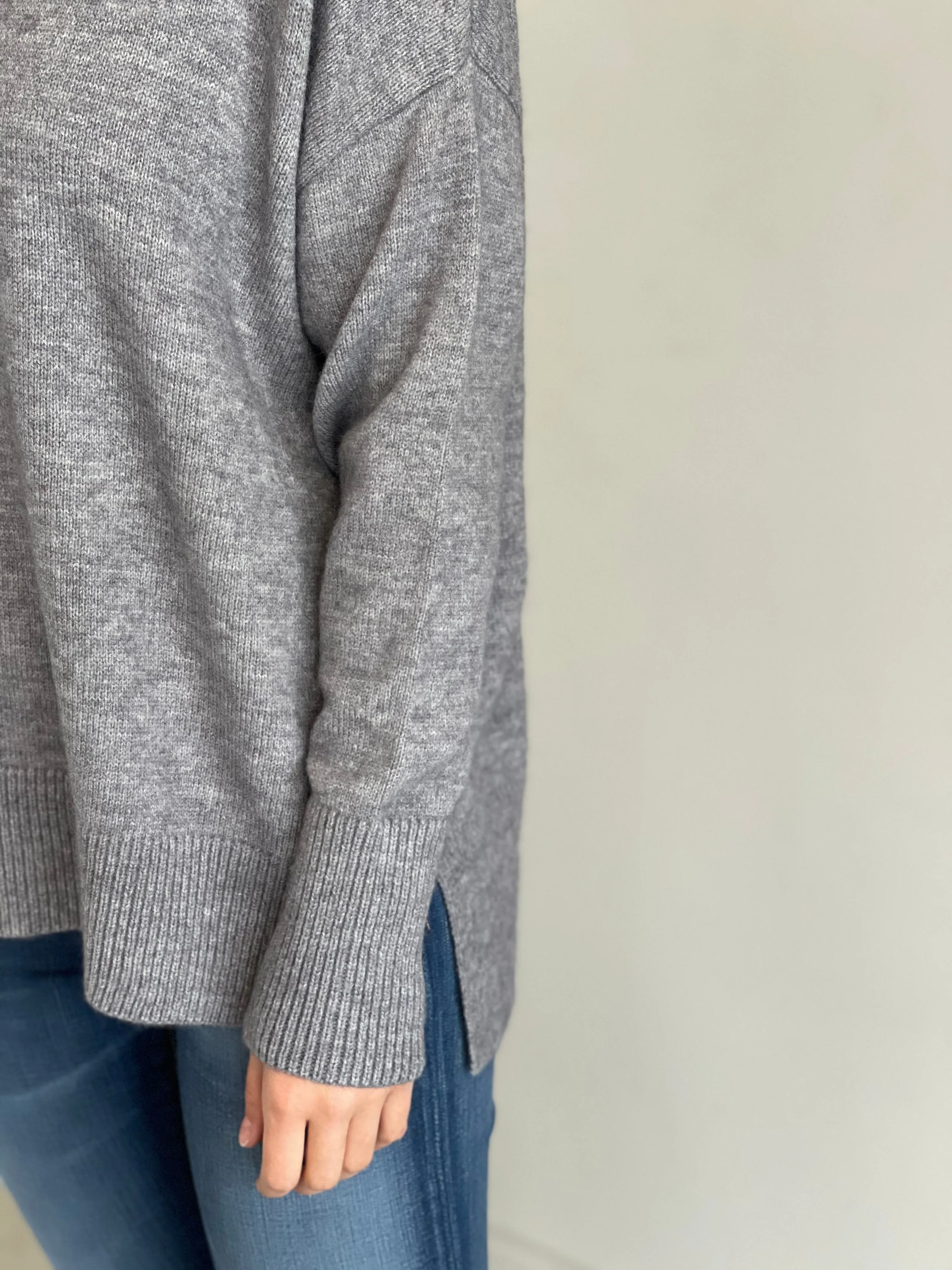 HAILEY HI LOW KNIT IN GREY