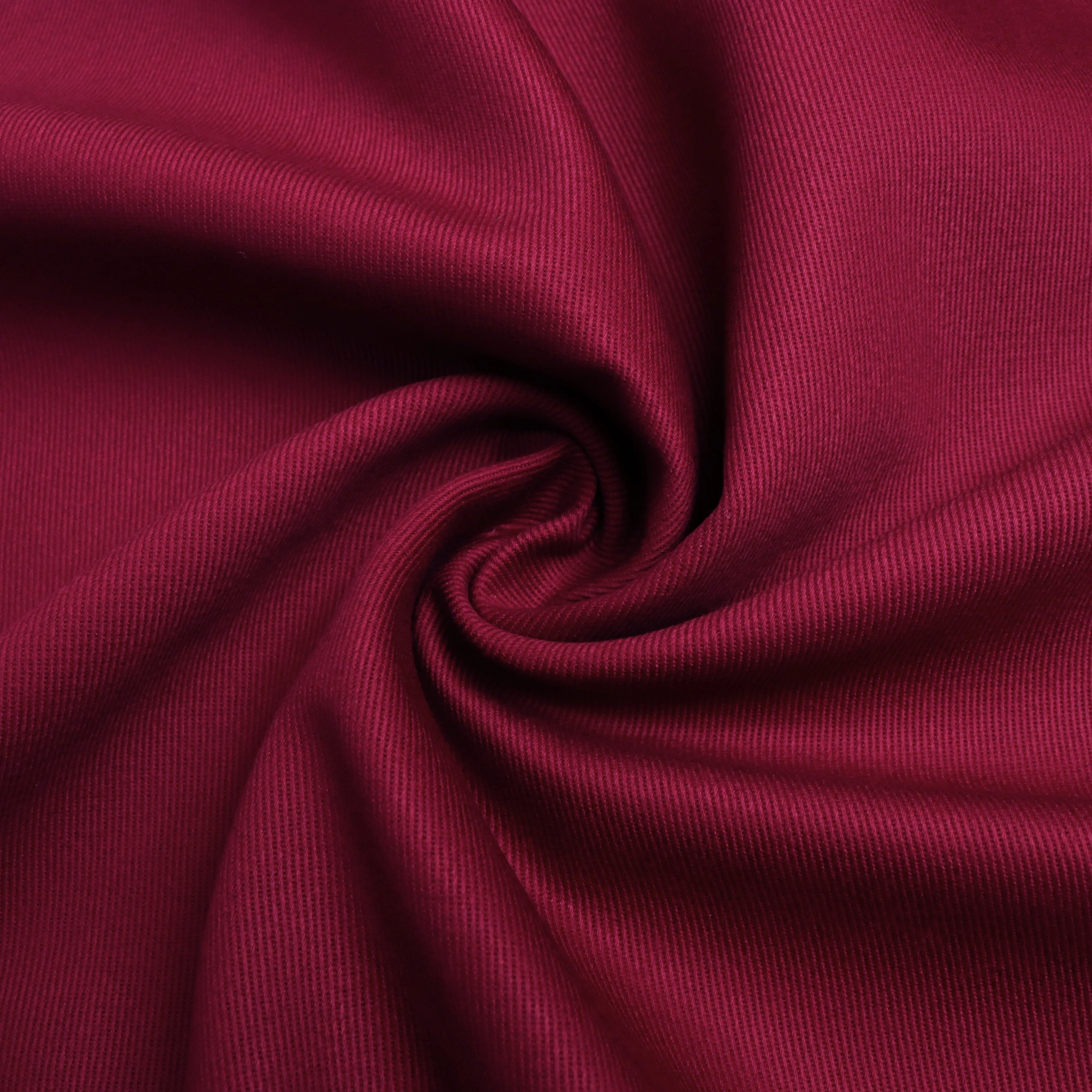 Ventana Cotton Twill Robert Kaufman - Berry Red - END OF BOLT 151cm