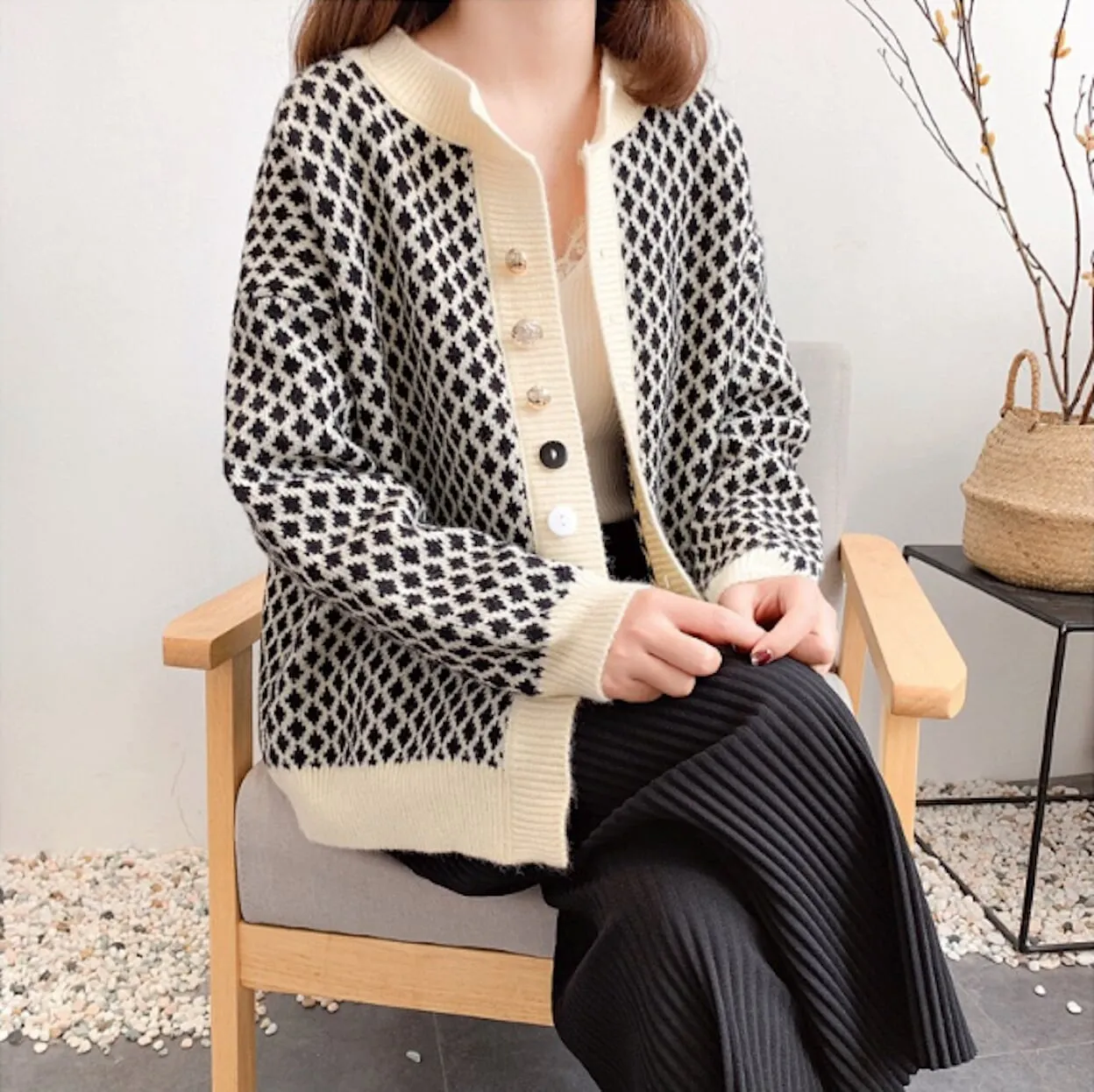 Womens Small Diamond Print Short Cardigan